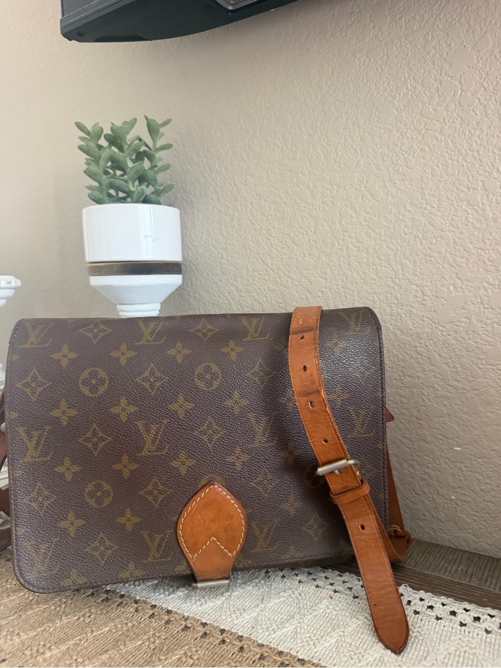 Louis Vuitton Monogram vintage Cartouchiere GM shoulder Crossbody - Picture 3 of 10
